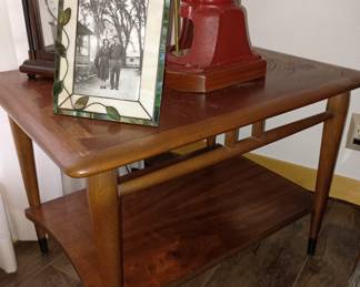 Mid Century Modern end tables 
Made by Lane Furniture 