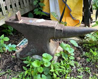 Large heavy ANTIQUE ANVIL