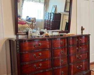DRESSERS AND MIRRORS