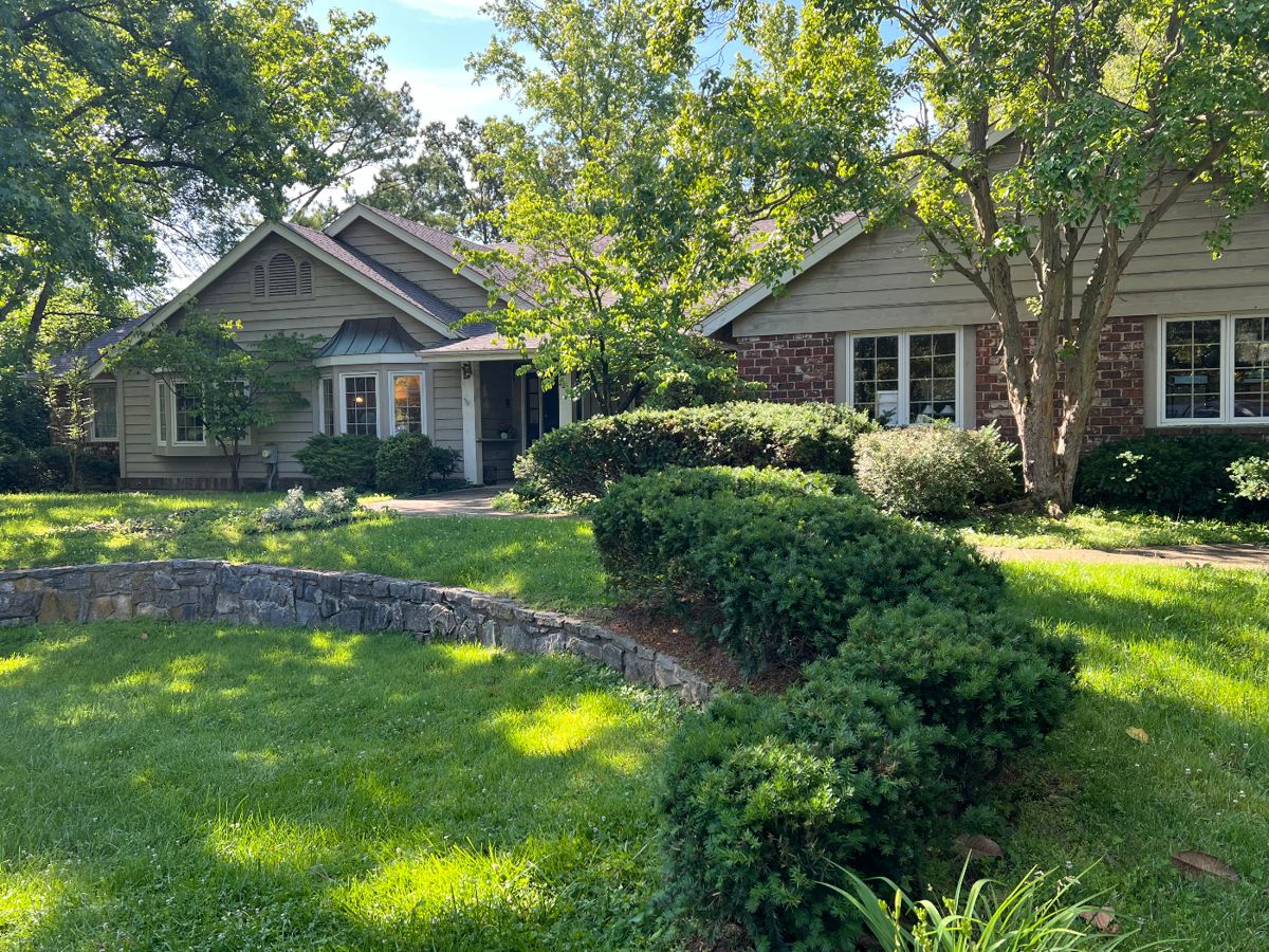 DAVIS PLACE ESTATE SALES Wow, Full House starts on 6/1/2024