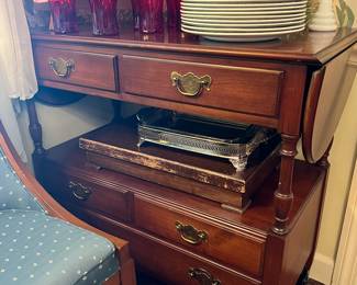 Lovely vintage tea cart
