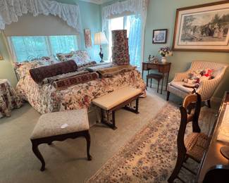 Bedrooms of furniture, this one is a king iron bed