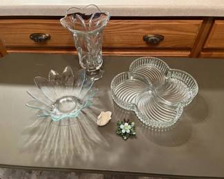 Serving Dishes And Decor 