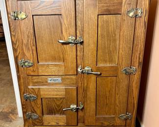 Gibson Cambria Vintage Ice box