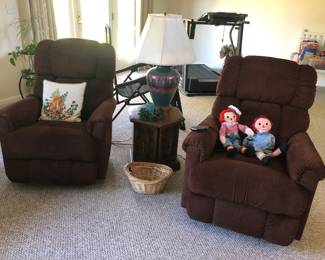 La-z-Boy power recliners, side table w/ storage, lamp