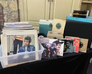 Classic rock Elvis vinyl's 45's and LP's 