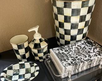 Mac Kenzie's' Child bathroom accessories