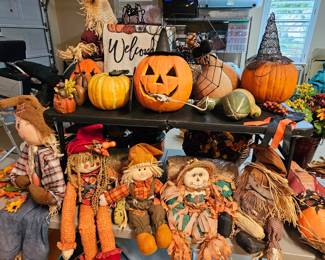 So many wonderful holiday items