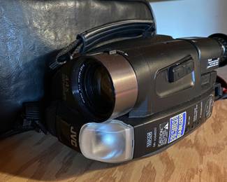 JVC Camcorder - GR-AXM650
