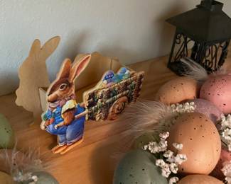 Assortment of Easter Decor