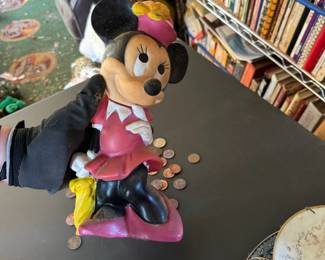 minnie mouse figurine