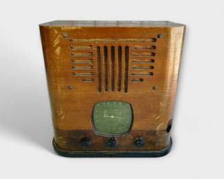 65 - Kadette 77 Tombstone Wood Tube Radio + Shortwave