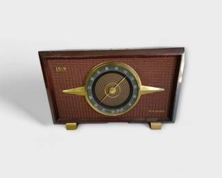 64 - RCA Victor AM/FM Tube Radio RC1129A