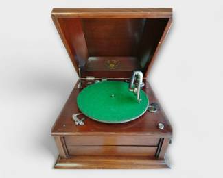 66 - Columbia Grafonola Antique Oak Phonograph