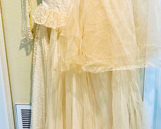 1940's BEAUTIFUL wedding dress!