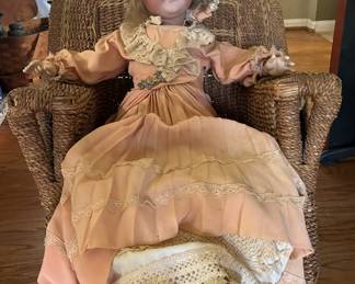 Antique German doll, Simon & Halbig 17-1/2” And antique doll chair🤣