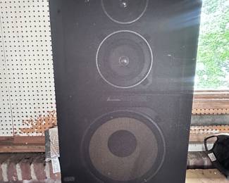 Mitsubishi speakers (2)
