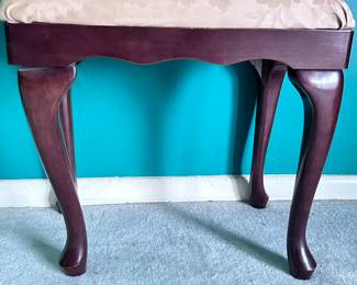 Small beige toned/wooden stool