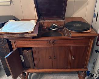 Working Victrola — comes with records