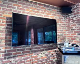 60” Samsung
Type No.: UN60HU8500