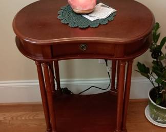 sweet hall table with drawer