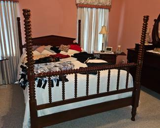 Beautiful Davis Bed Set
