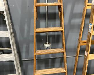 6’ Wooden Step Ladder.