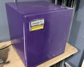Small Refrigerator (Works)