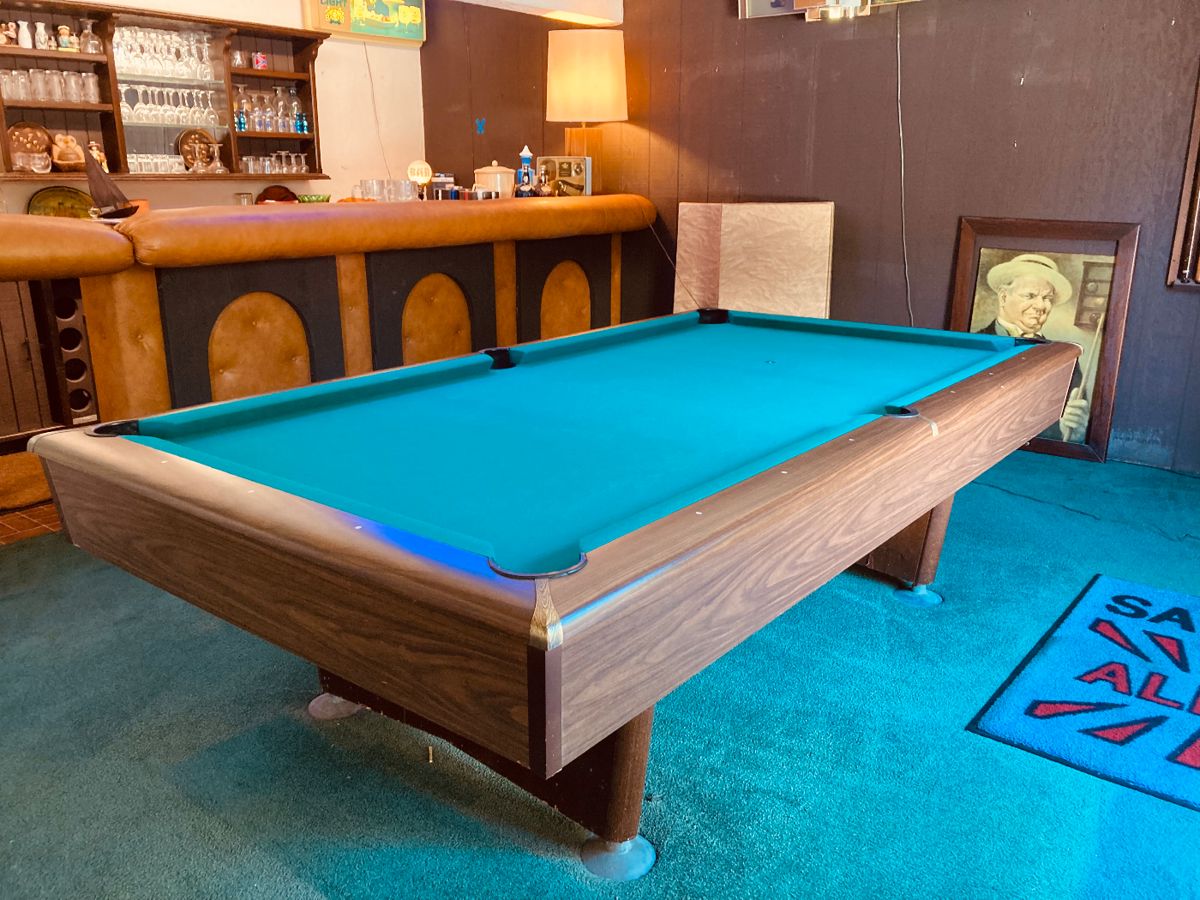 pool-table-game-room-decor-vintage-hilo-starts-on-5-2-2024