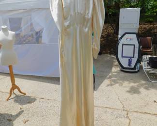 VINTAGE WEDDING DRESS
