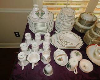 NIKKO CHRISTMAS TIME DINNERWARE