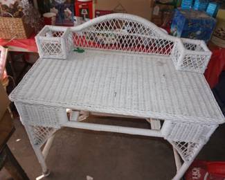 wicker desk or vanity