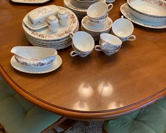 Kling dining table w/ 6 chairs and 2 leafs…Creative China from Japan