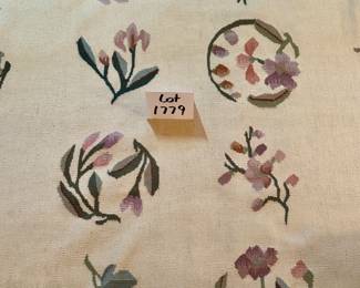 Hand Knotted woven Rug w/ floral design & geometric design   6' x 8'