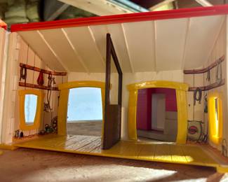 Hasbro Horse Stable and Playhouse