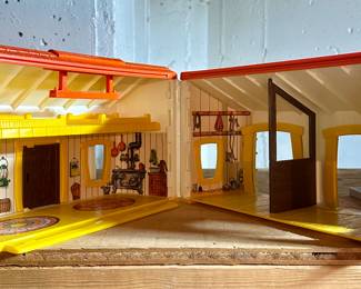 Hasbro Horse Stable and Playhouse