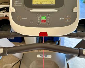 Precor 9.27 Treadmill in Excellent Condition. The 9.27 Treadmill has 10 programs, 2 User IDs, touch and telemetry heart rate with Smart Rate�, speed to 12 mph (19.3 kph), incline to 15% and multi-zone 
﻿shock absorption.
