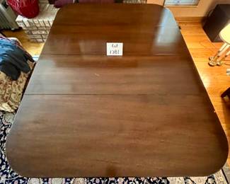 Beautiful Antique Drop Leaf Table, with 3 additional leaves