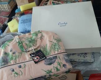 Vintage Nylon Travel Kit filled with matching soap dish, toothbrush holder, shampoo bottle...In Original  "Crowley's of Detroit" gift box