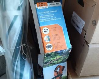 22" Cordless Hedge Trimmer