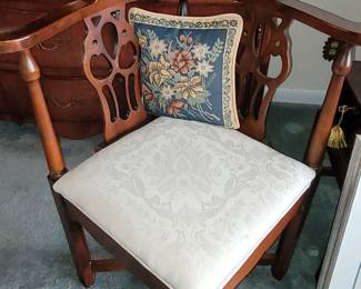 Beautiful Chippendale corner Chair