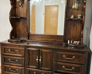 Vintage dresser & mirror combo