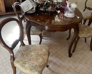 Dining table & chairs