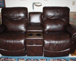 Extreme comfort in this La-Z-Boy leather double recliner system
