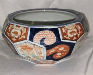 19th Century Imari Honeycomb Bowl
