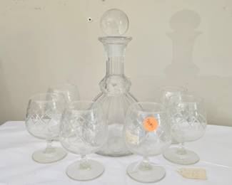 Beautiful Clear Glass Decanter & 6 Glasses
