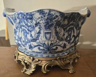 Brass bottom Large blue and white planter
