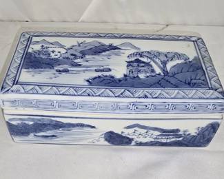 Divided Blue & White Rectangle Dish w Lid
