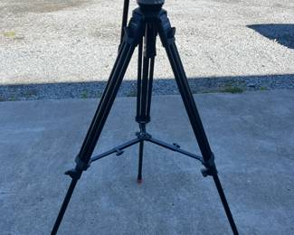 Sachtler Ace SA-drag Tripod