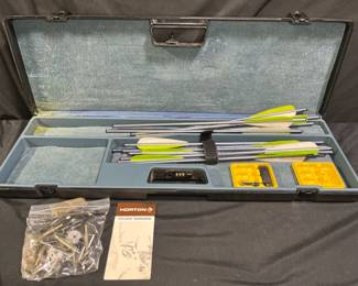 Fair Tecni Mec Arrow Case with Arrowheads & Shafts